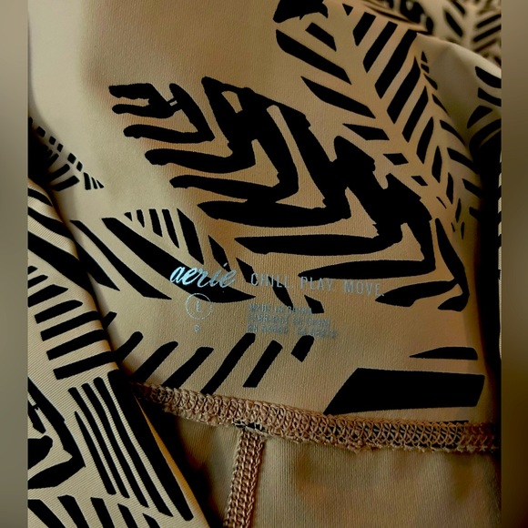 Aerie Chill Play Move Size L leggings new without tags - Picture 4 of 5